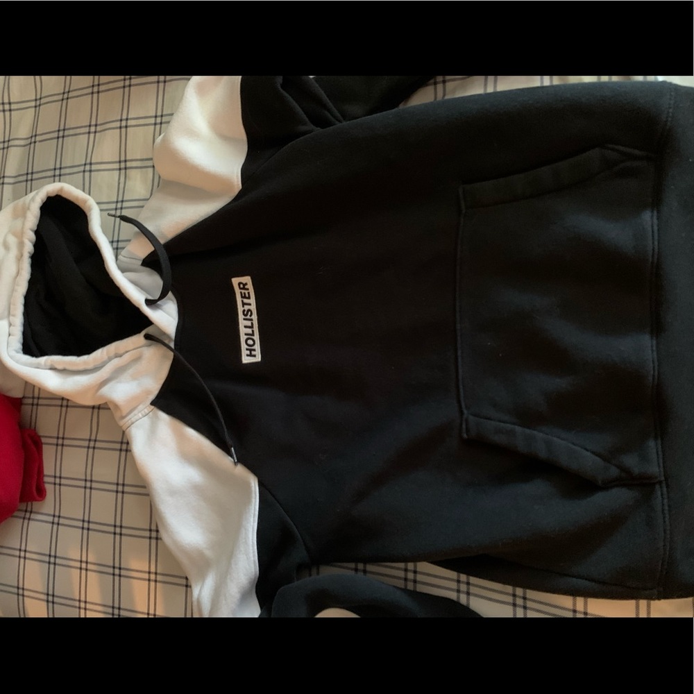 Hollister hoodie size medium